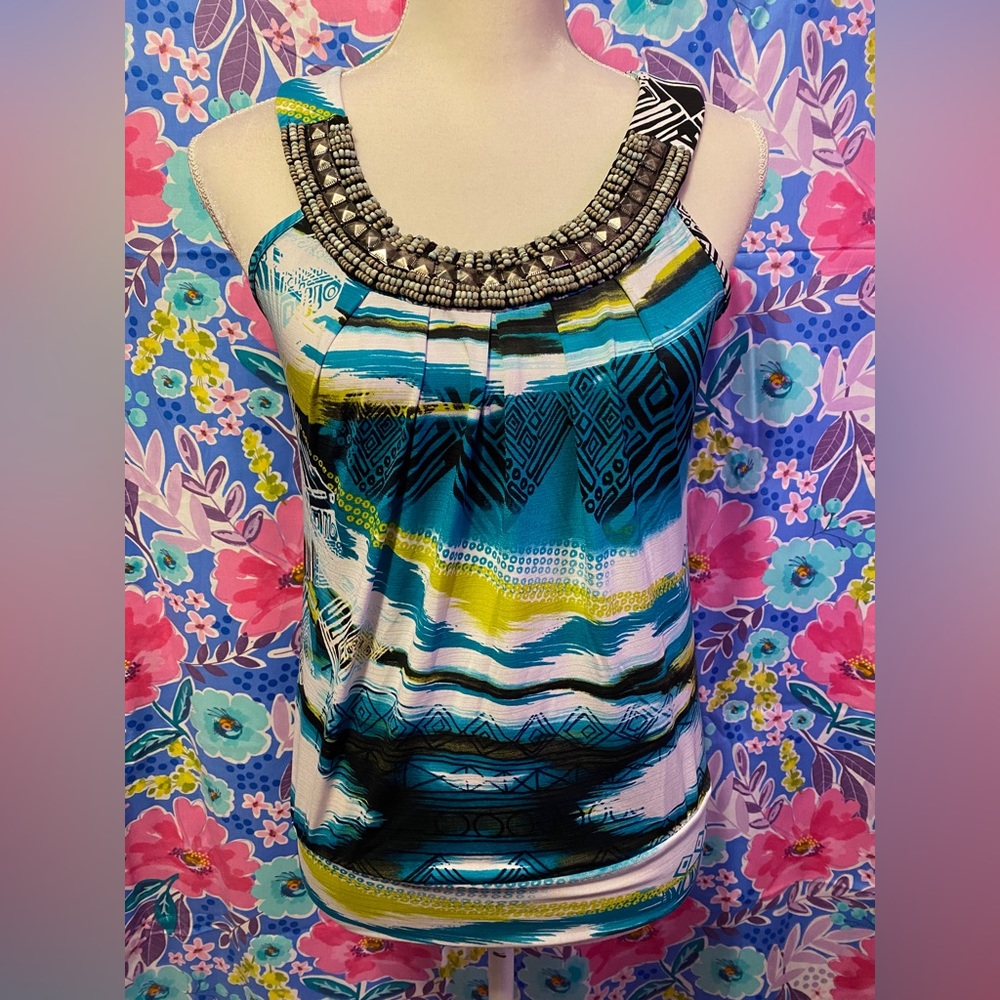 💕3 for $20💕 Tank Tops with wooden like beans